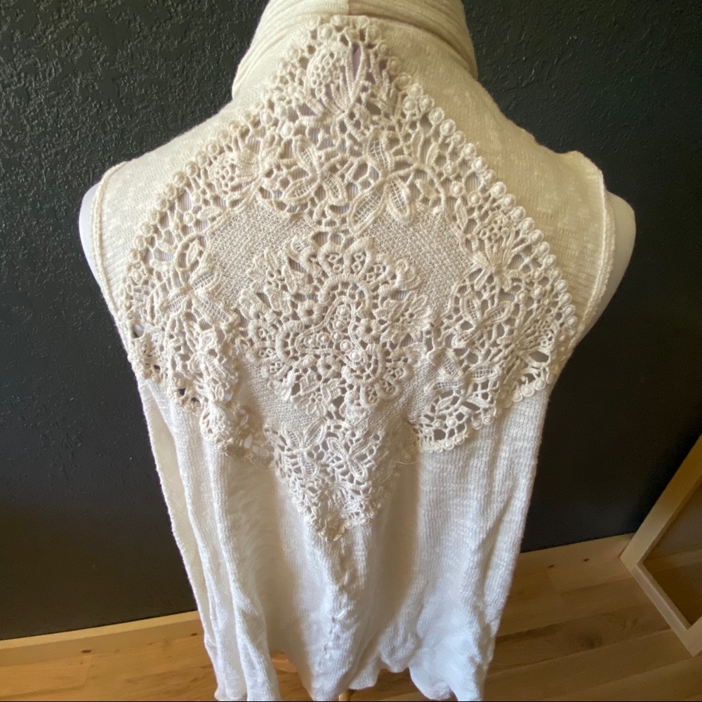 Sleeveless Cardigan